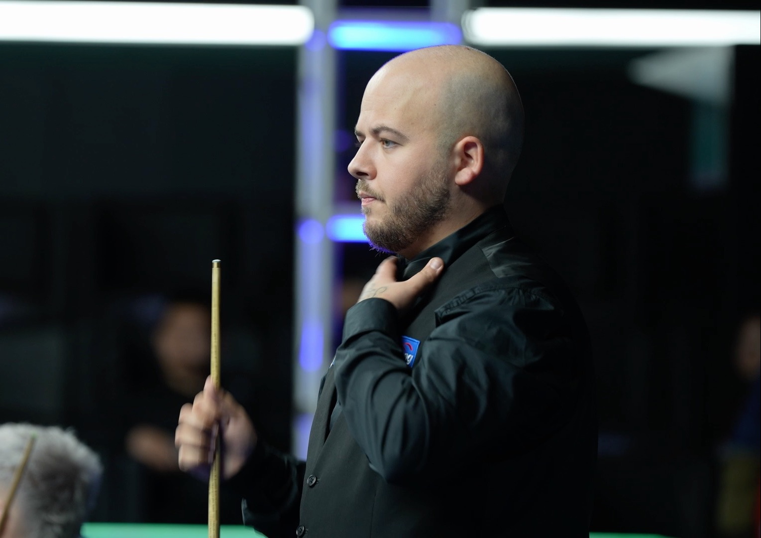 却用一场出 却用一场出